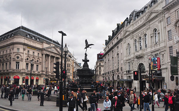 注冊(cè)英國(guó)公司后，董事能否以該公司名義辦理赴英簽證